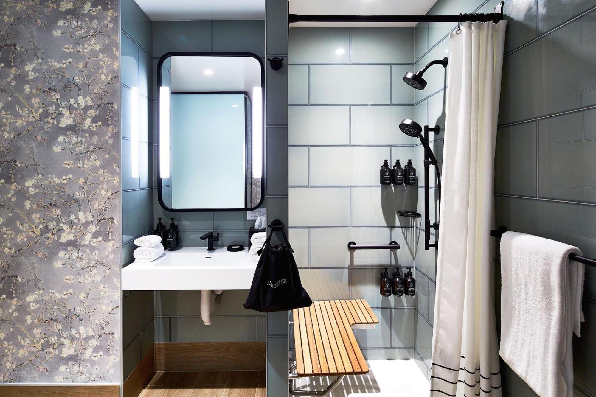King Room Roll Shower Disability Access