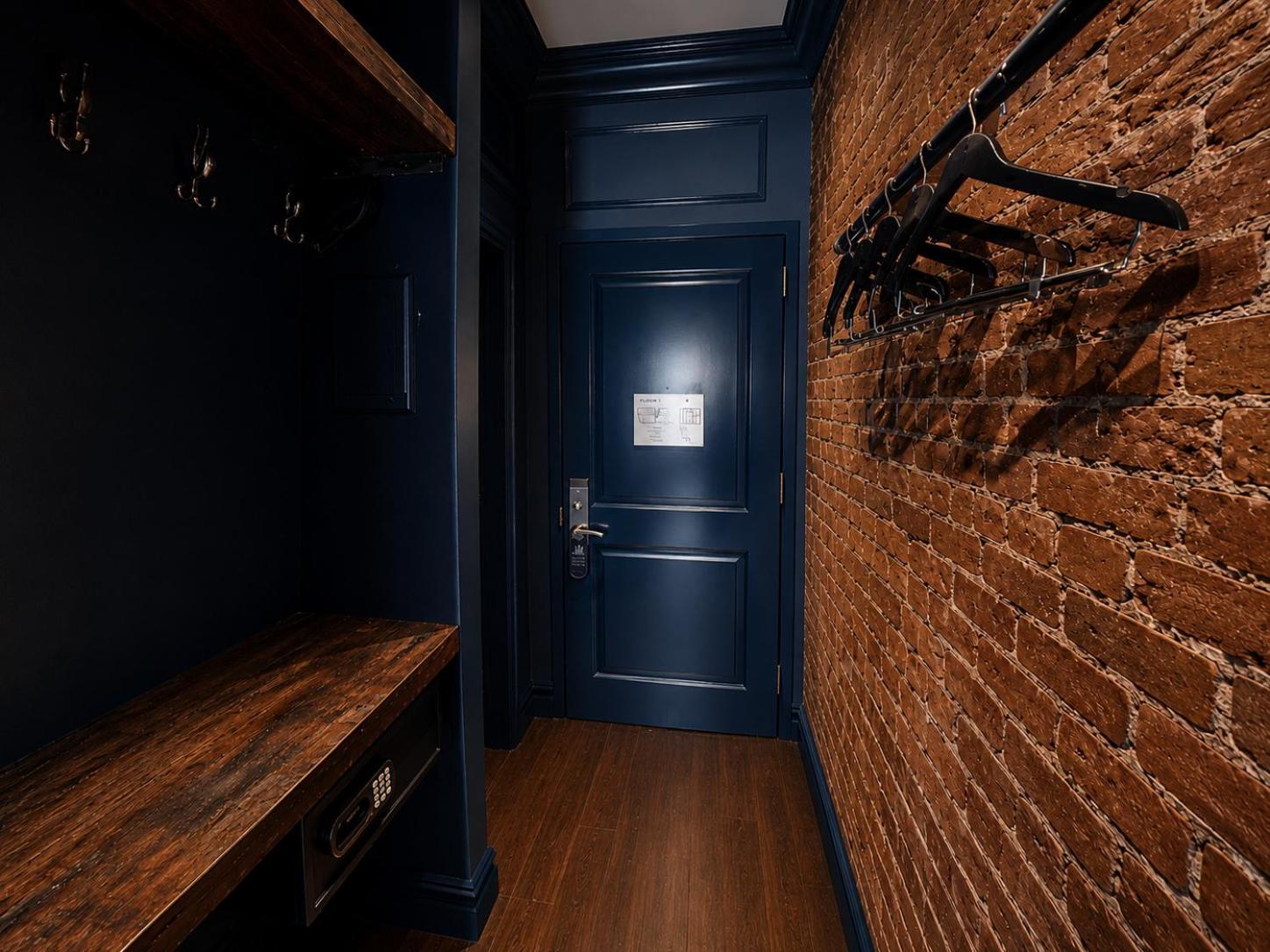 Deluxe Family Suite