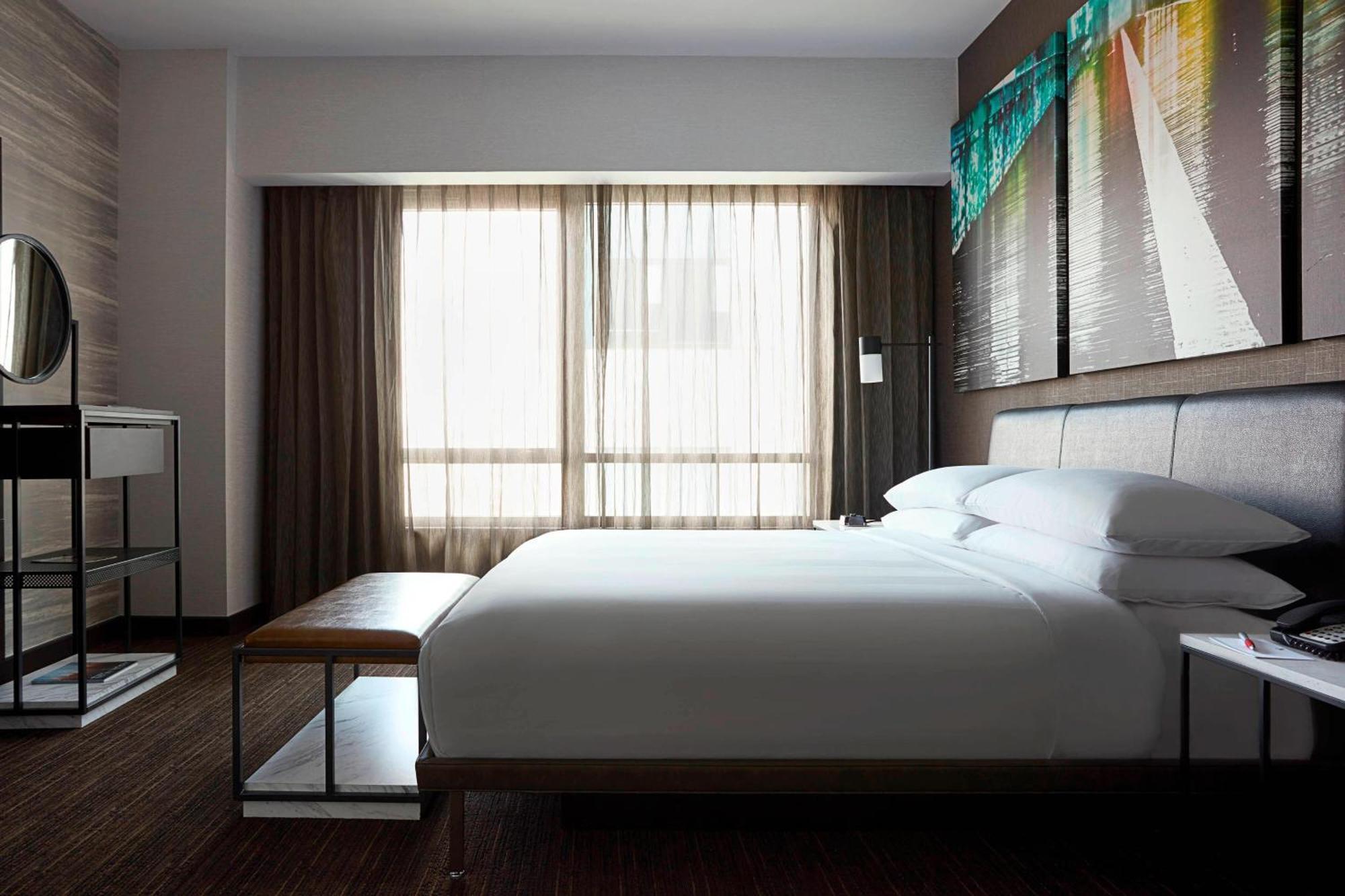 Water View Suite 1 Bedroom 2 room Suite 1 King Sofa bed