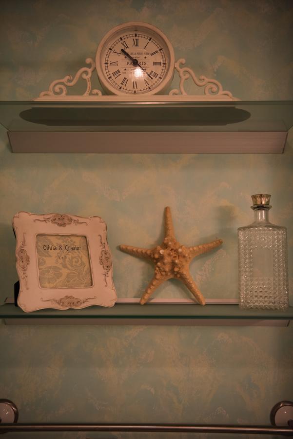 Dandridge Double Room Private Bathroom