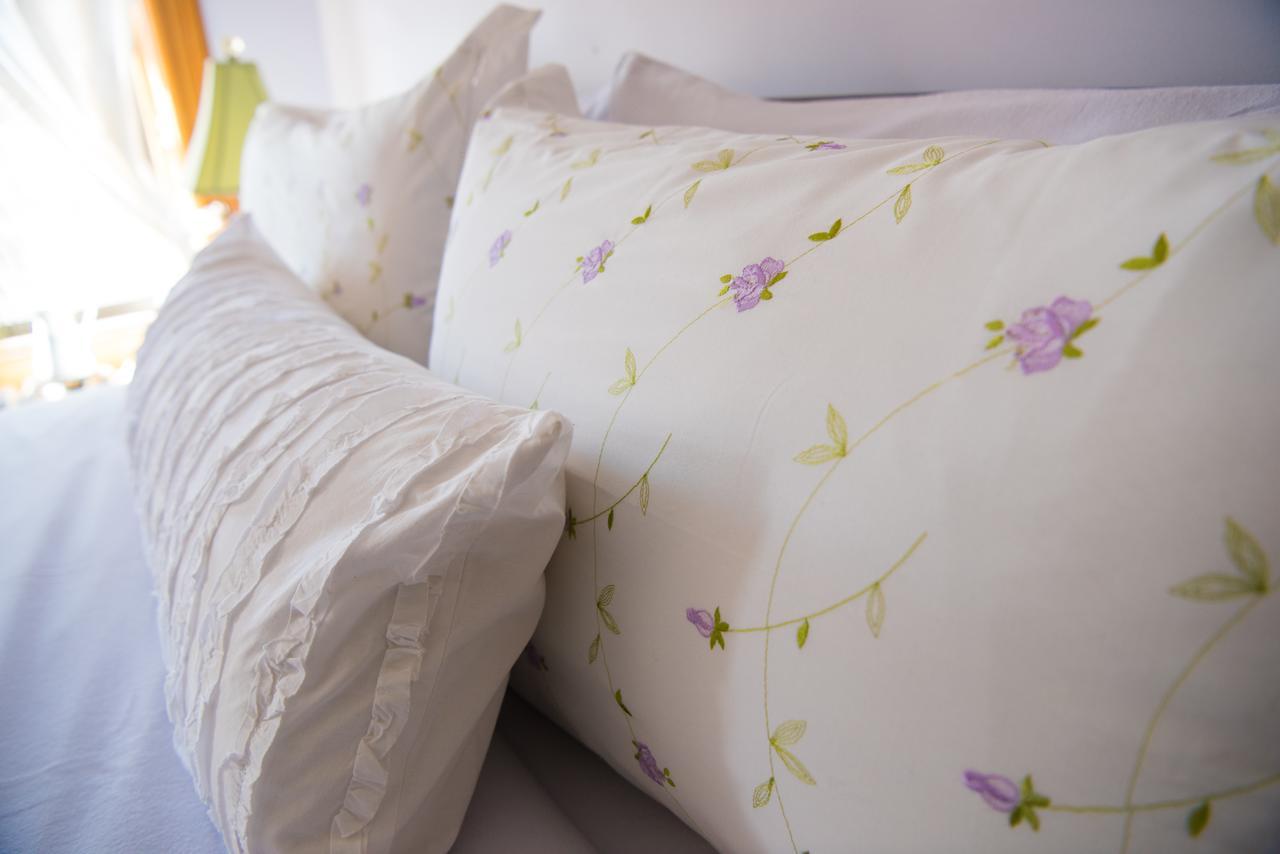 Elspeth Deluxe Queen Room