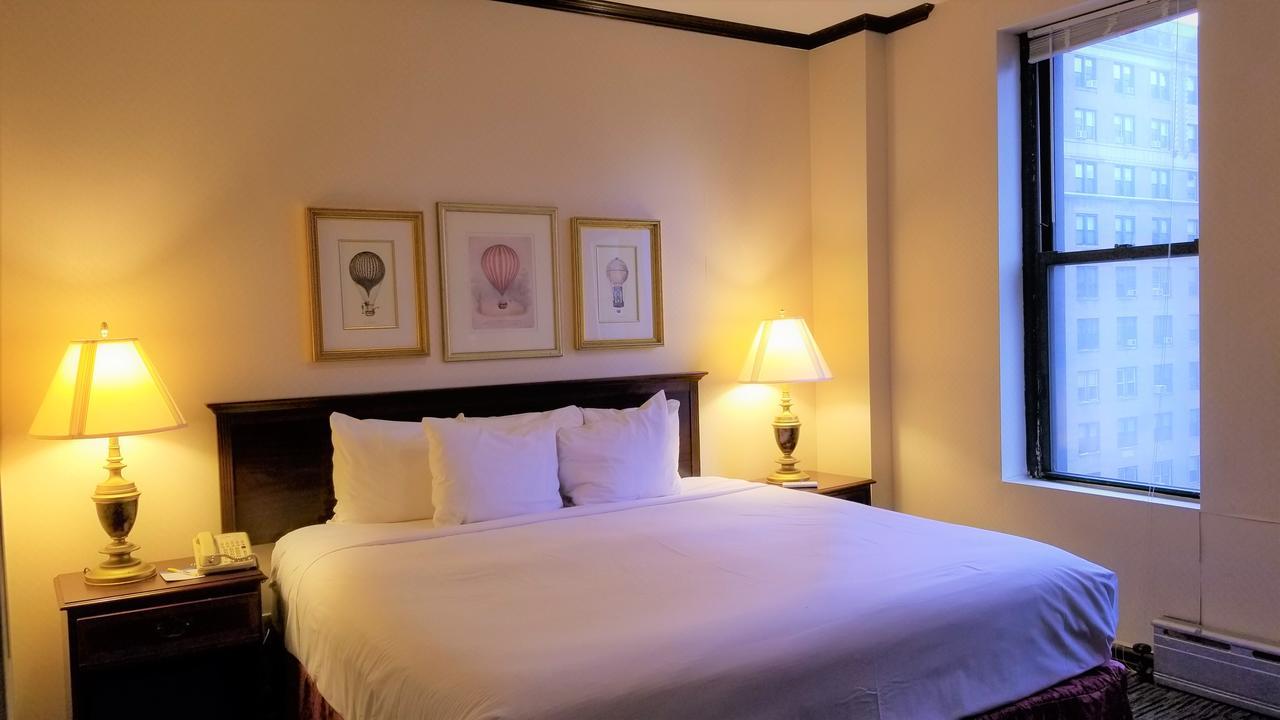 Bronze, 1 Kingsize-Bett 