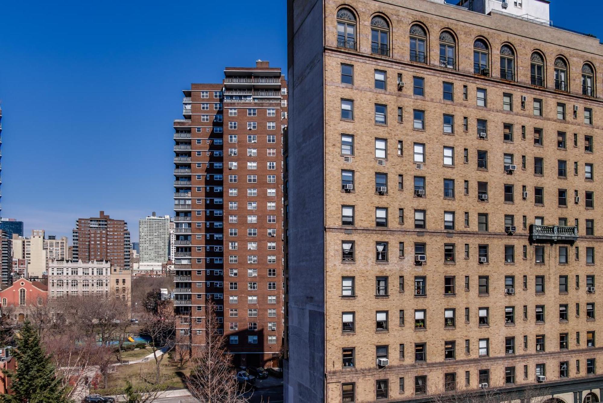 Single Room with Shared Bathroom