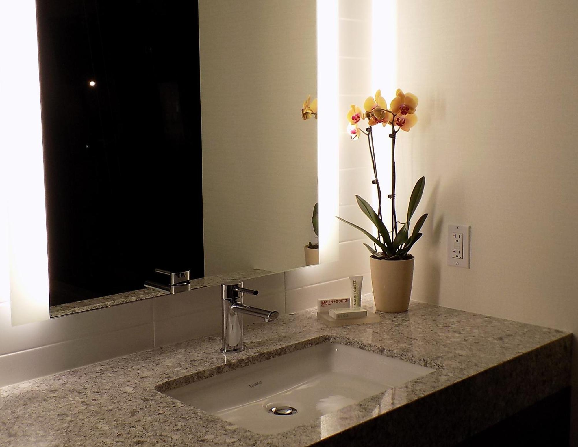 Superior Queen Junior Suite