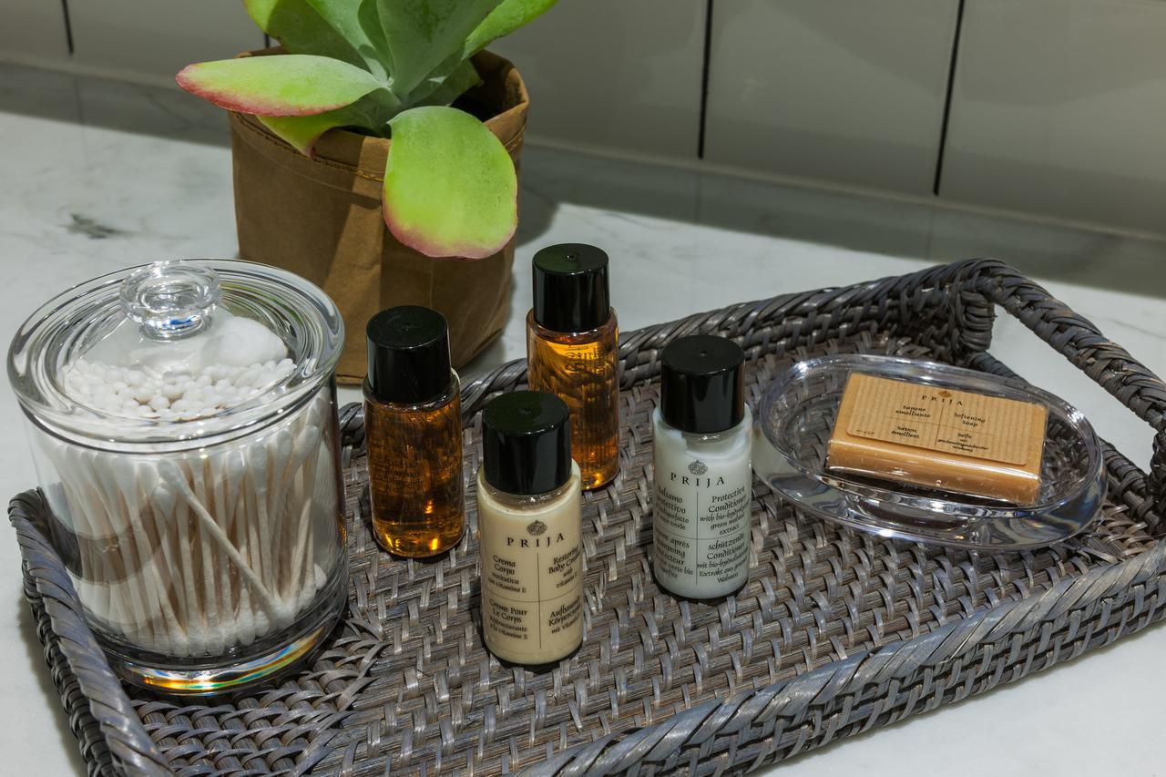 Deluxe Queen Room,717089062:JPEG