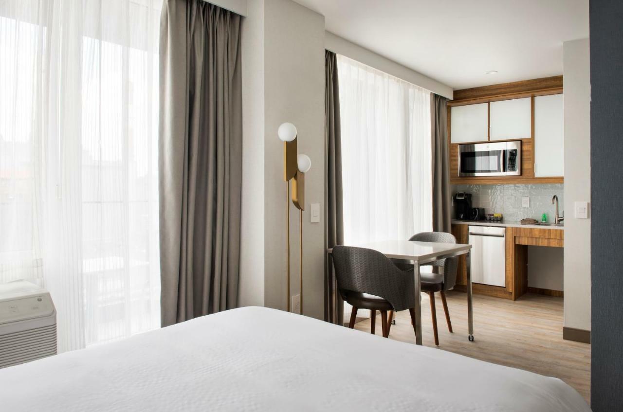 Executive Suite, 2 Queen, Balcony
