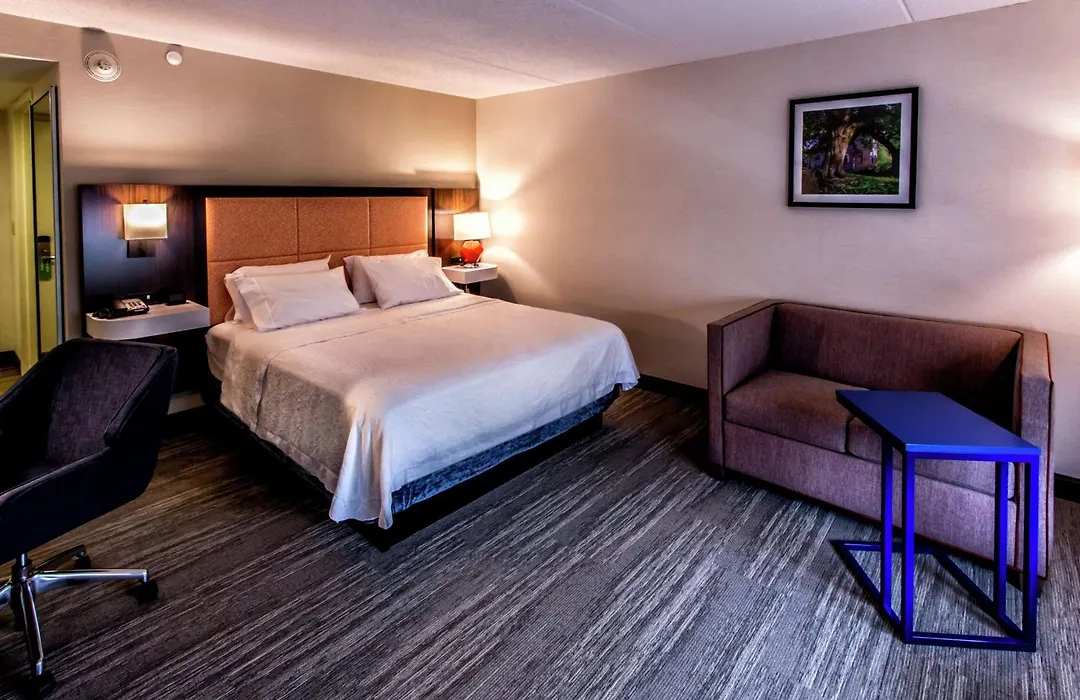 Hampton Inn & Suites Staten Island-1