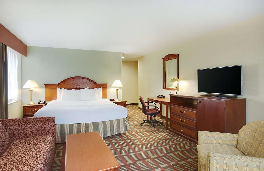 La Quinta Inn By Wyndham Queens-1