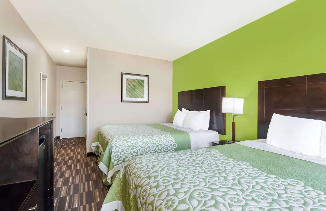 Days Inn & Suites By Wyndham Jamaica Jfk Airport-1