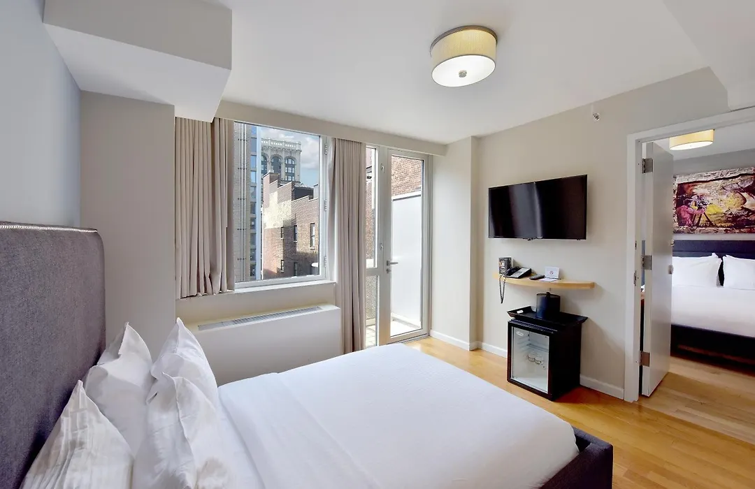 Hotel 32 32-1