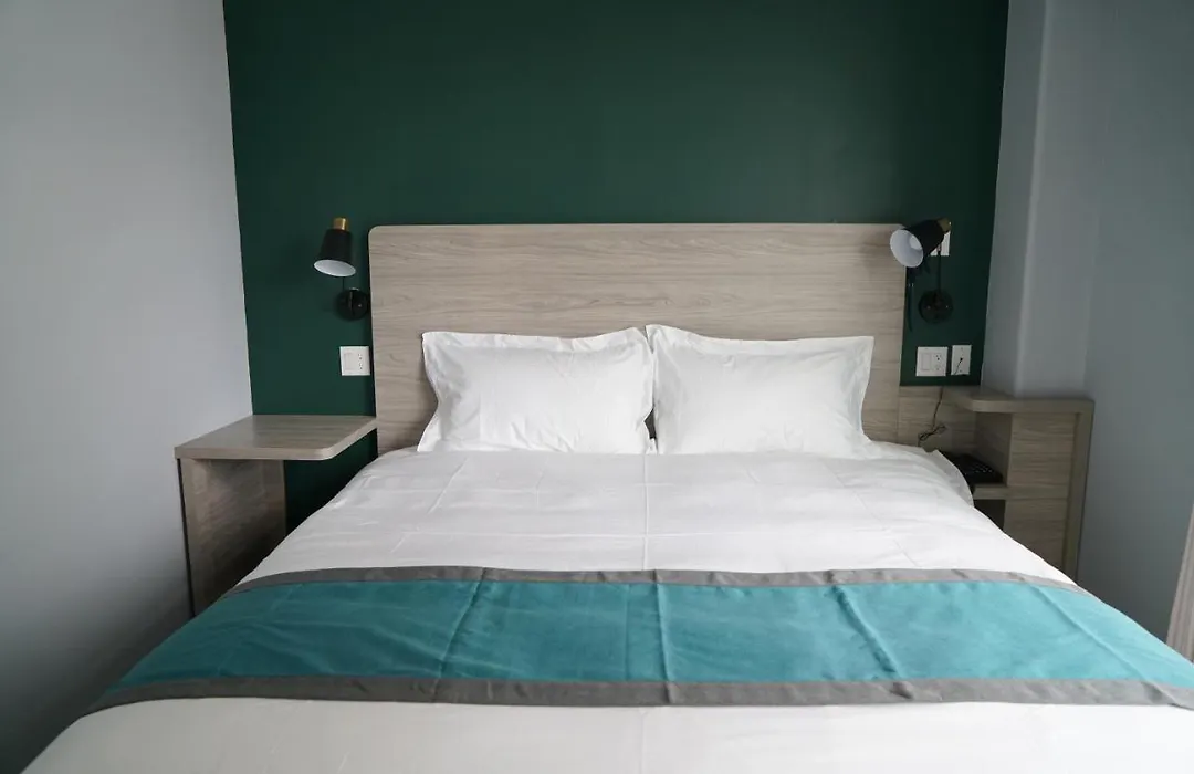 Starlight Hotel Near Lga Airport-1