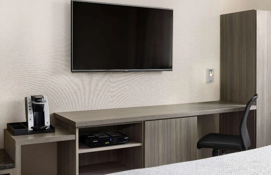 Ramada By Wyndham Bronx-1