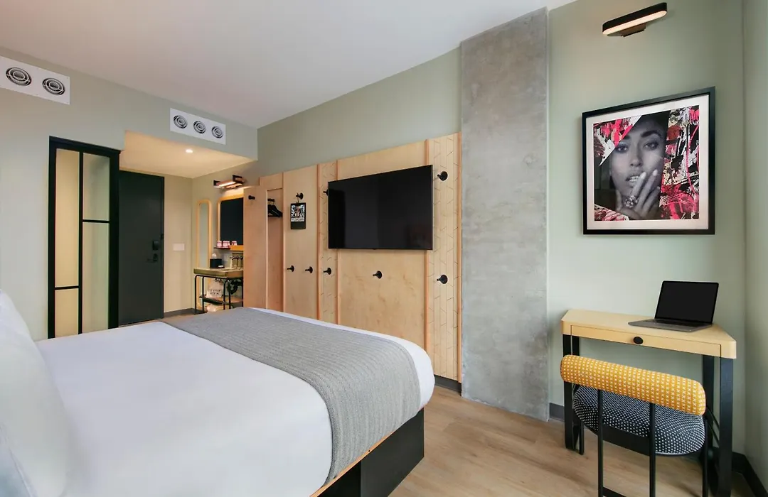 Moxy Brooklyn Williamsburg-1