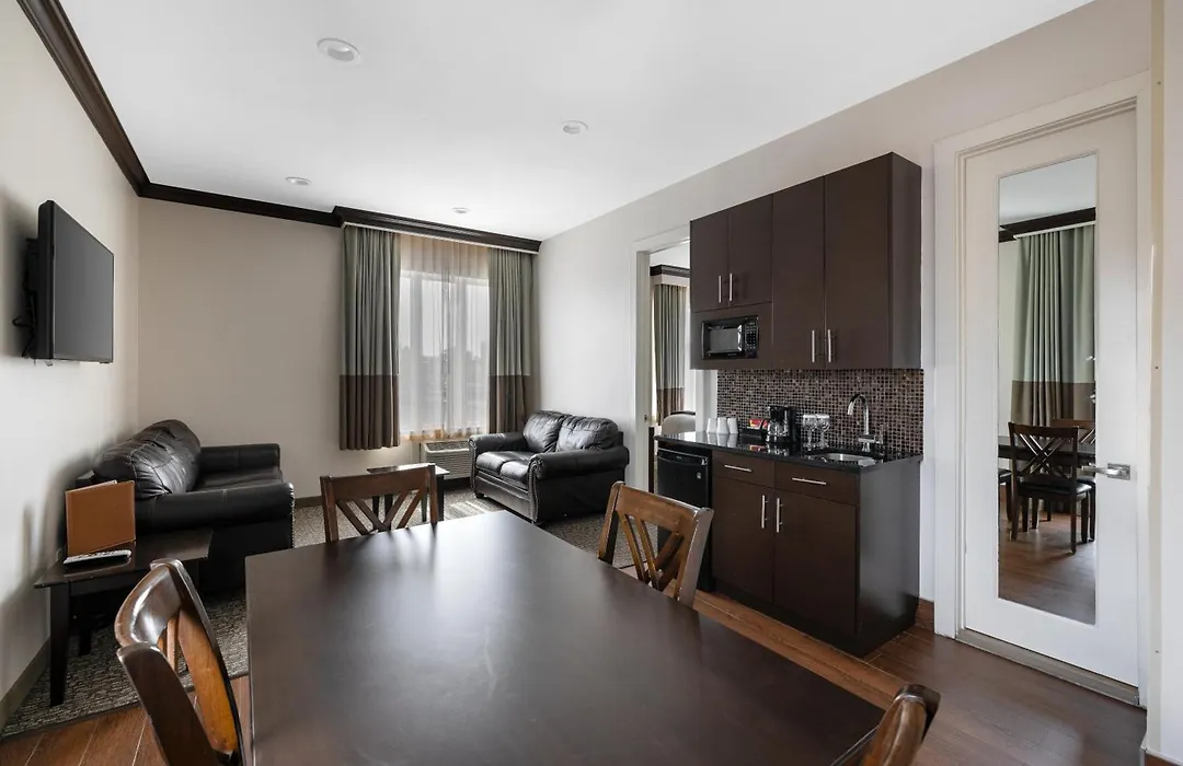 Aura Hotel Brooklyn-1