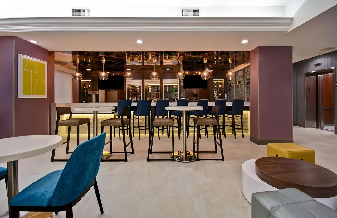 Hampton Inn NY-JFK-1