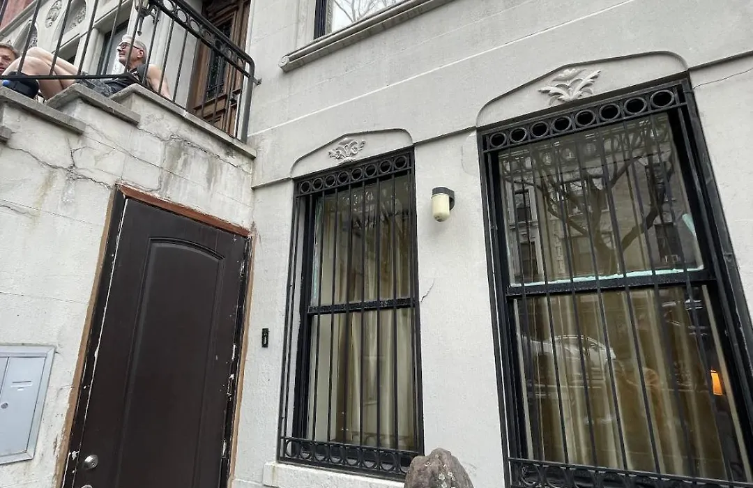 Nyc Townhouse Apartment-1