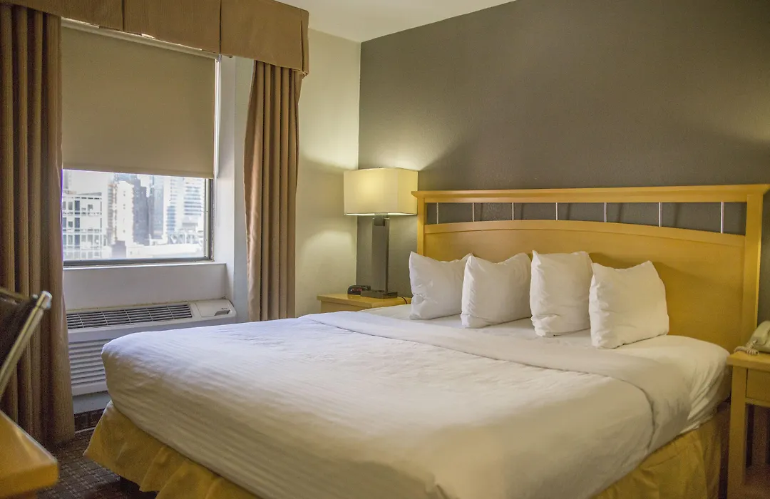Hudson River Hotel-1