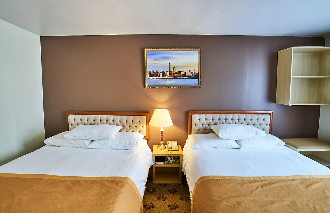 Flushing Hotel-1