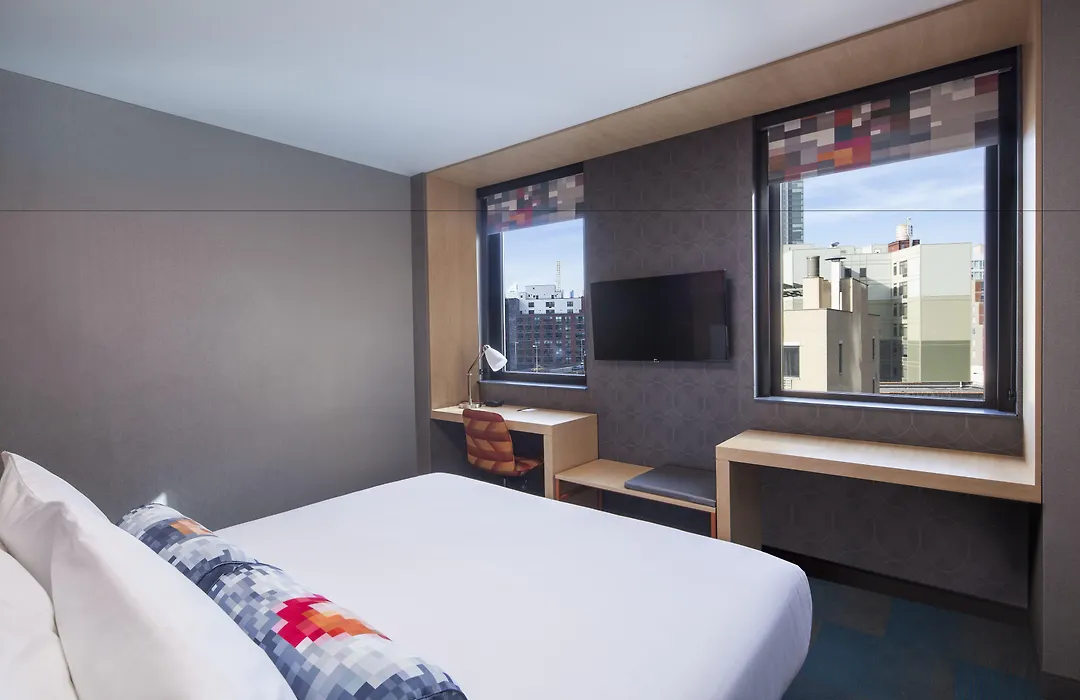 Aloft By Marriott Long Island City-Manhattan View-1