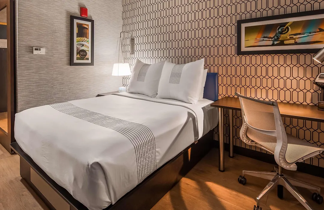 Glo Best Western Brooklyn Nyc-1
