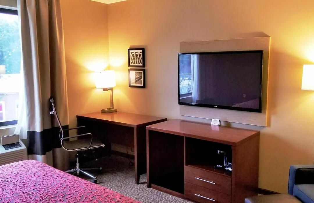 Days Inn By Wyndham Brooklyn Marine Park-1
