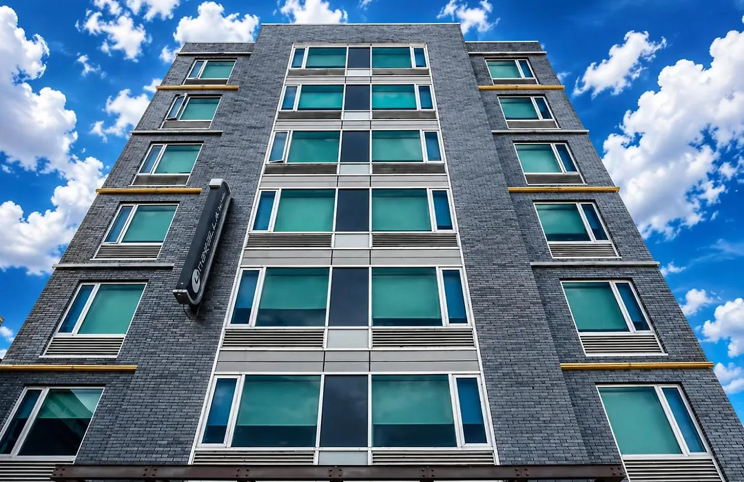 Umbrella Hotel Bronx-1