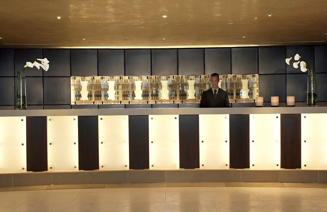 Carlton Hotel, Autograph Collection-1