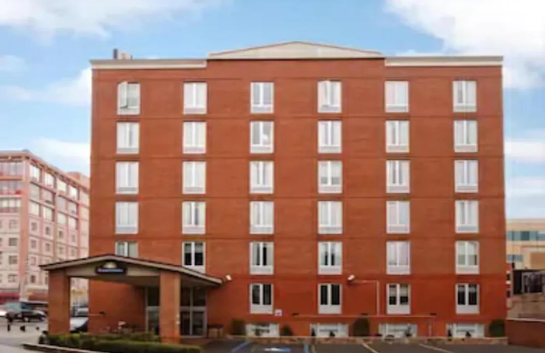 Days Inn By Wyndham Long Island City-1