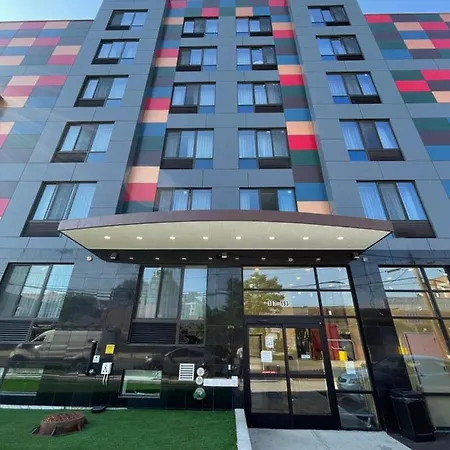 Super 8 By Wyndham Brooklyn Williamsburg-3