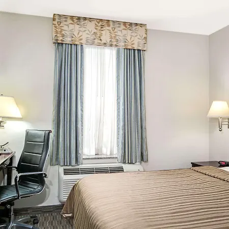 Days Inn By Wyndham Long Island City-3