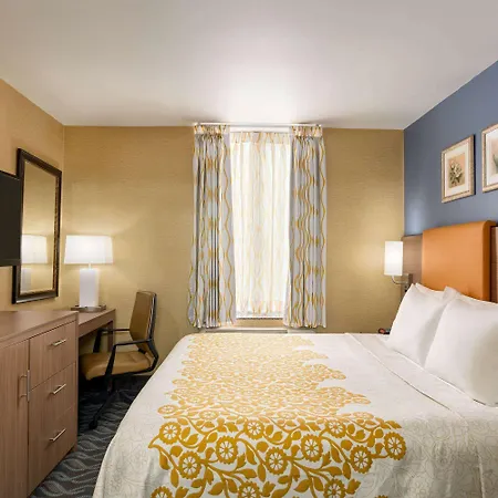 Days Inn By Wyndham Long Island City-2