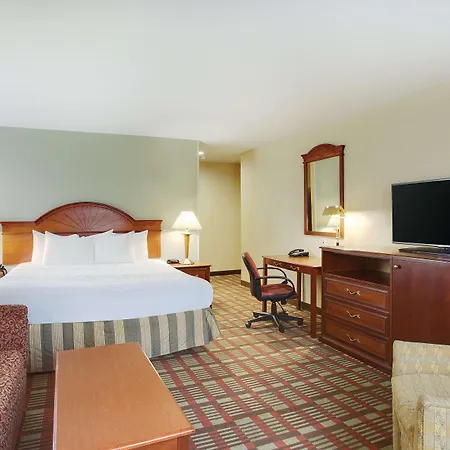 La Quinta Inn By Wyndham Queens-3