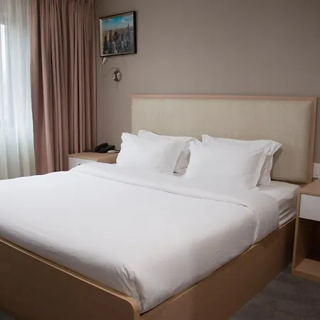 Lic Plaza Hotel-3