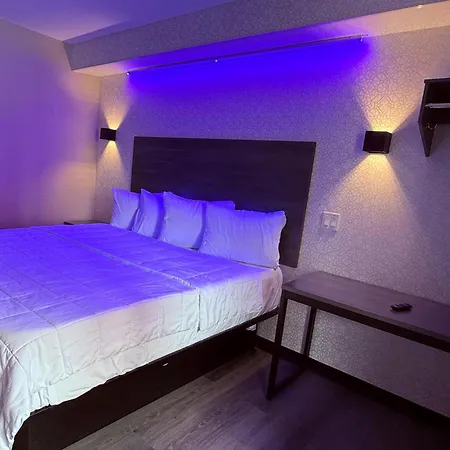 The Vine Hotel Bronx New-3