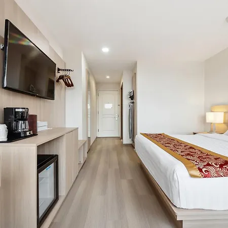 Ramada By Wyndham Flushing Queens-2