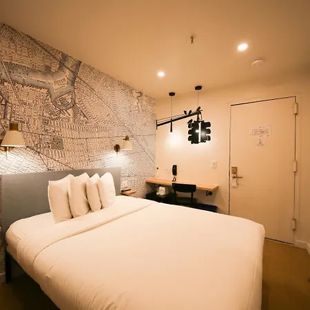 Doxie Hotel-3