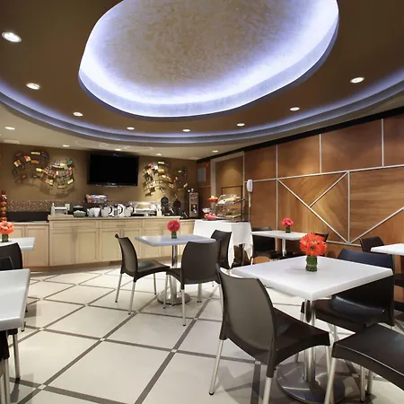Ramada By Wyndham Bronx-2