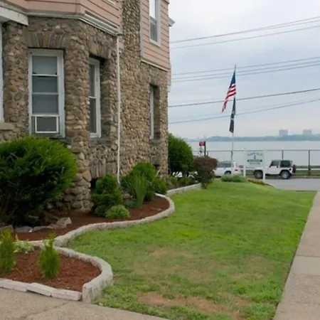 Harbor House Bed And Breakfast-2
