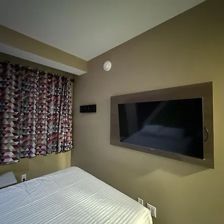 Moon Hotel Brooklyn-2