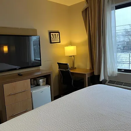 Days Inn By Wyndham Brooklyn Marine Park-3