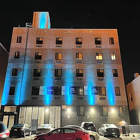 King Hotel Brooklyn Sunset Park-3
