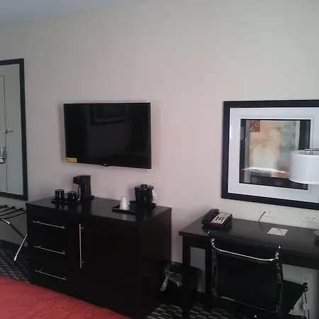 Howard Johnson By Wyndham Jamaica Ny Near Airtrain Jfk-3