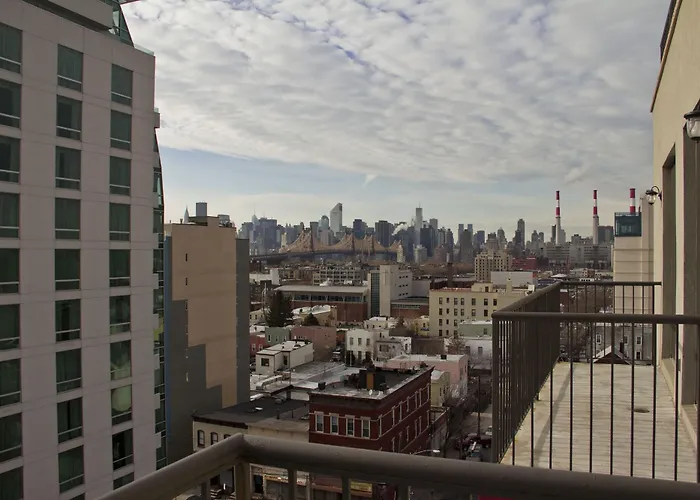 Hotel Vetiver / Manhattan Skyline New York