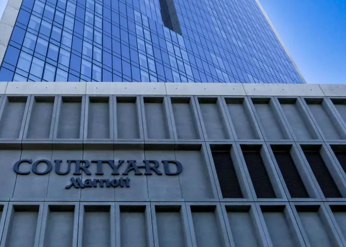 Courtyard By Marriott Long Island City/New York Manhattan View