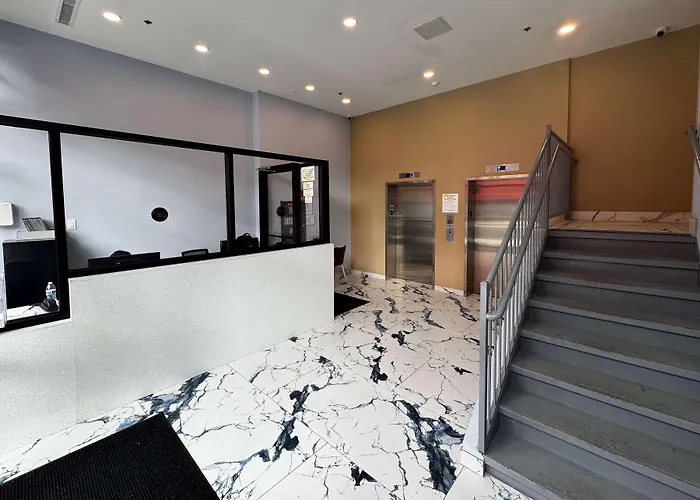 Super 8 By Wyndham Brooklyn Fulton Street Broadway Junction Hotel New York
