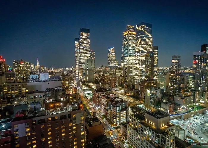 Doubletree By Hilton New York Times Square West Hotel